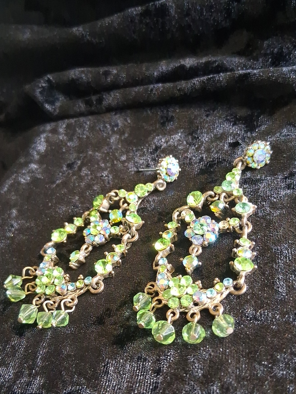 Vintage 80s Green Crystal Chandelier Earrings - Unbranded